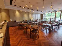 Hengdian Yihe Hotel (Qinwang Palace Dream Valley Branch)