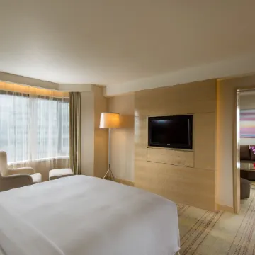 DoubleTree by Hilton Kuala Lumpur Отели рядом с достопримечательностью «Конгресс-центр The Intermark»