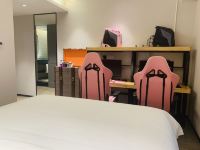 城市精选酒店(重庆新牌坊财富中心店) - 甜蜜双排大床房