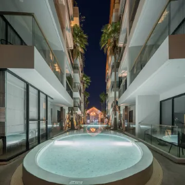 Palmyrah Surin Beach Residence Отели рядом с достопримечательностью «Пляж Лаем-Синг»