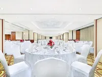 Harbour Plaza 8 Degrees Hotels near E-Max