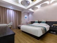 途客中国HOTEL(湖州滨河路时代广场店) - 乐途大床房