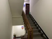 Rujia Business Hotel Hotel di Congjiang