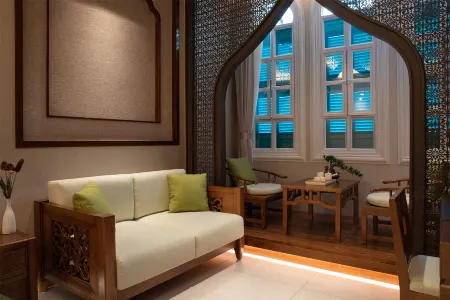 Creations Museum Hotel Отели рядом с достопримечательностью «Hainan Institute of Science & Technology»