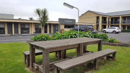 Bay Motel Safety Beach Отели рядом с достопримечательностью «Ripe N' Ready Cherry Farm»