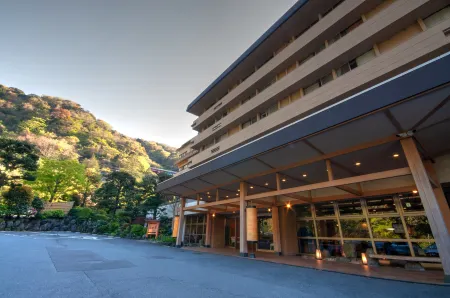 Hotel Okada Отели рядом с достопримечательностью «Tamadare Falls / Hien Falls»