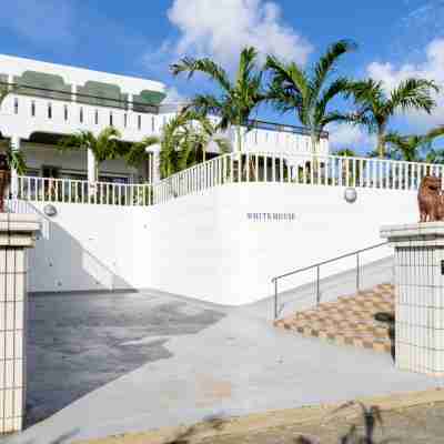 宮古島ホワイトハウス Hotel Exterior