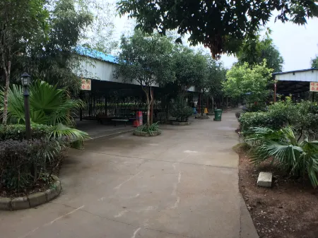 Yuanshanshe Homestay (Guilin Rongchuang Paradise University of Technology) Отели рядом с достопримечательностью «Crown Cave»