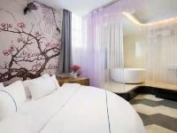 长沙喜月花园酒店 - 电动圆床浴缸房