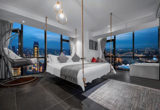 重庆千合智选高空江景酒店外景图