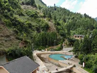 Hezhou Manlv Time Yao Shui Yun Residential Accommodation - Rooftop Pools