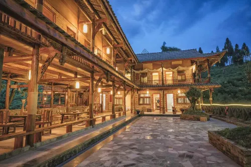 jiudingqionglu Hotels in Dayi