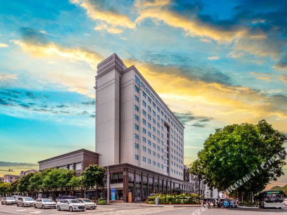Eden International Hotel
