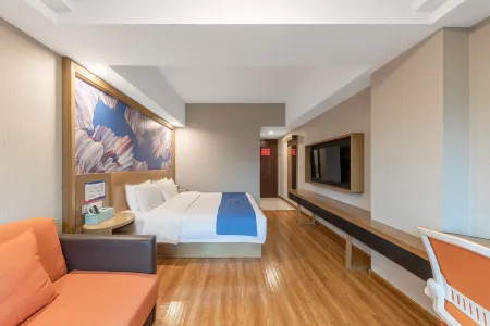 Pai Hotel (Hefei Huizhou Avenue Hegong University) Отели рядом с достопримечательностью «Anhui Technical College of Industry and Economy (West Area)»