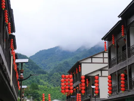 Yao Village Historic Street Lodge Отели в г. Тунчен