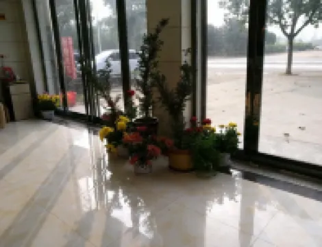 Fangcheng Guanzhuang Business Hotel