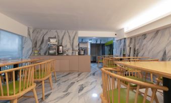 Camphor City Hotel