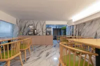 Camphor City Hotel
