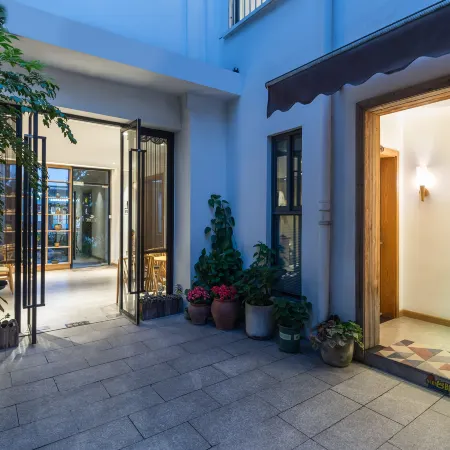 Suzhou Manshiguang · Serendipity Leisure & Holiday Inn (Pingjiang Road Zhuozheng Garden Branch) Отели рядом с достопримечательностью «Музей Сучжоу»