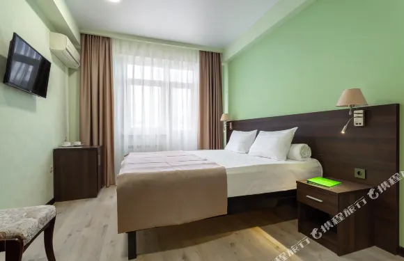 阿德勒厄科多馬酒店