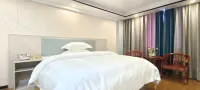 Dubai eight star hotel (Maoming people's Hospital high speed railway station store) Hotels near Guangdong Maoming Child Normal School (Maoming Campus)