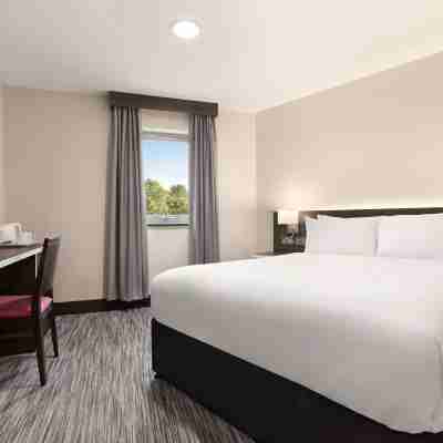 Ramada by Wyndham Cobham Rooms