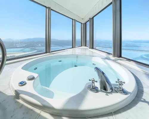 Hilton Fukuoka Sea Hawk Hotels near Yahoo Dome