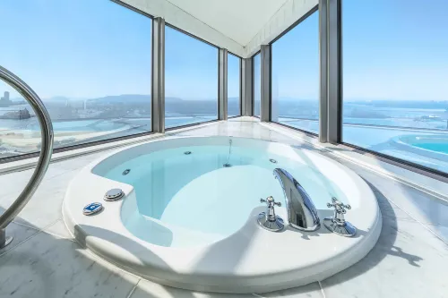 Hilton Fukuoka Sea Hawk Hotels in Фукуока