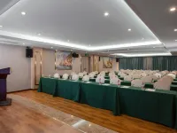 Vienna International Hotel (Meizhou Xingning High-speed Railway Station Branch) - 3-Star