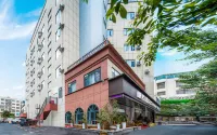 Campanile Hotel (Zhaotong Youth Road Financial Center Store) - parking