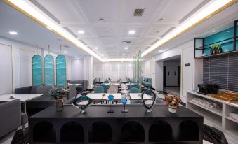 XANA Deluxe Hotel (Qingdao Beer Street Zhongshan Park)