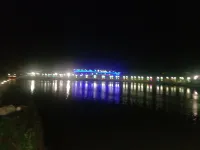 Xiaocheng Business Hotel (Tianquan Hospital of Traditional Chinese Medicine)