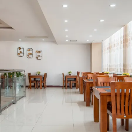 Oriental Pearl Hotel