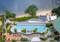 S Sriracha Hotel & Residence - Infinity Pools