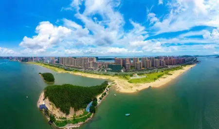 Fangchengganggang Yuhaijing Homestay Отели рядом с достопримечательностью «Port of Fangcheng (Gangqu 16th Road)»