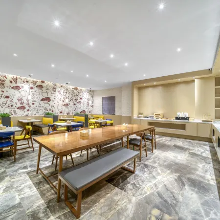 HanTing Premium Hotel (Ningbo Century Oriental Plaza)