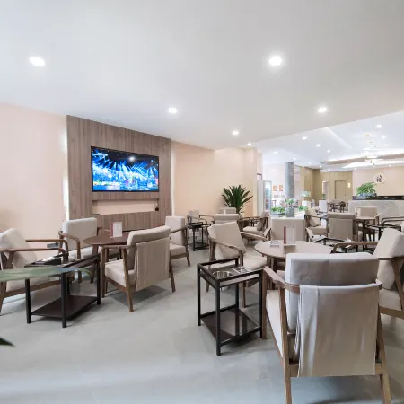 Huayang Hotel (Neijiang Wanda Plaza)