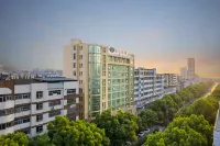 Vienna Hotel (Fuzhou Linchuan Avenue Mixc New Town) Hotel in zona Wang Anshi Memorial