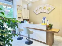 Qiaojia Liuliu Hotel