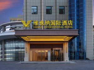 Vienna International Hotel (Shanxian Huxi Park)