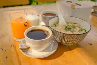 Halo Sea Koh Larn - breakfast