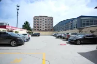 City 118 Selected (Shijiazhuang Xinle South Ring Meiyuan Shop) - parcheggio