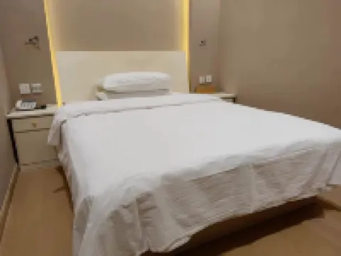 Home Inn Pebble Hotel (Xinjiang Jiangzhou Road) Hotel di Xinjiang