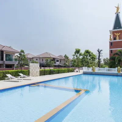 Pattaya town house three bedroom pool villa 【8 minutes drive to floating market + swimming pool】 コンバット グループ タイランド周辺のホテル