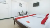 RedDoorz @ Western Bicutan Transients Inn