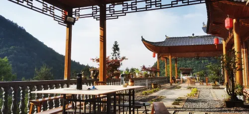 Three Mountains Homestay