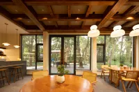 Shimen Linyun · Natural Oxygen Bar Resort Homestay (Wuyuan Yueliangwan)