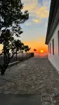 Stone Inn · Grotto Retreat - Bergblick