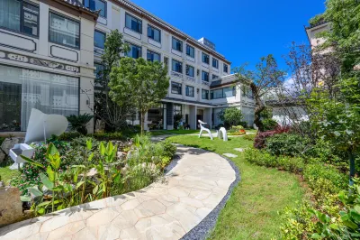 Heyunjian Luxury B&B Hotel dekat Baicao Zhiling