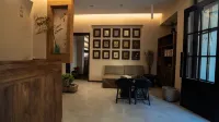 Xiaoshihou. Xiaoshihou Homestay (Border City Chatong Scenic Area) - parcheggio